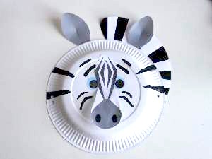 paper plate zebra mask